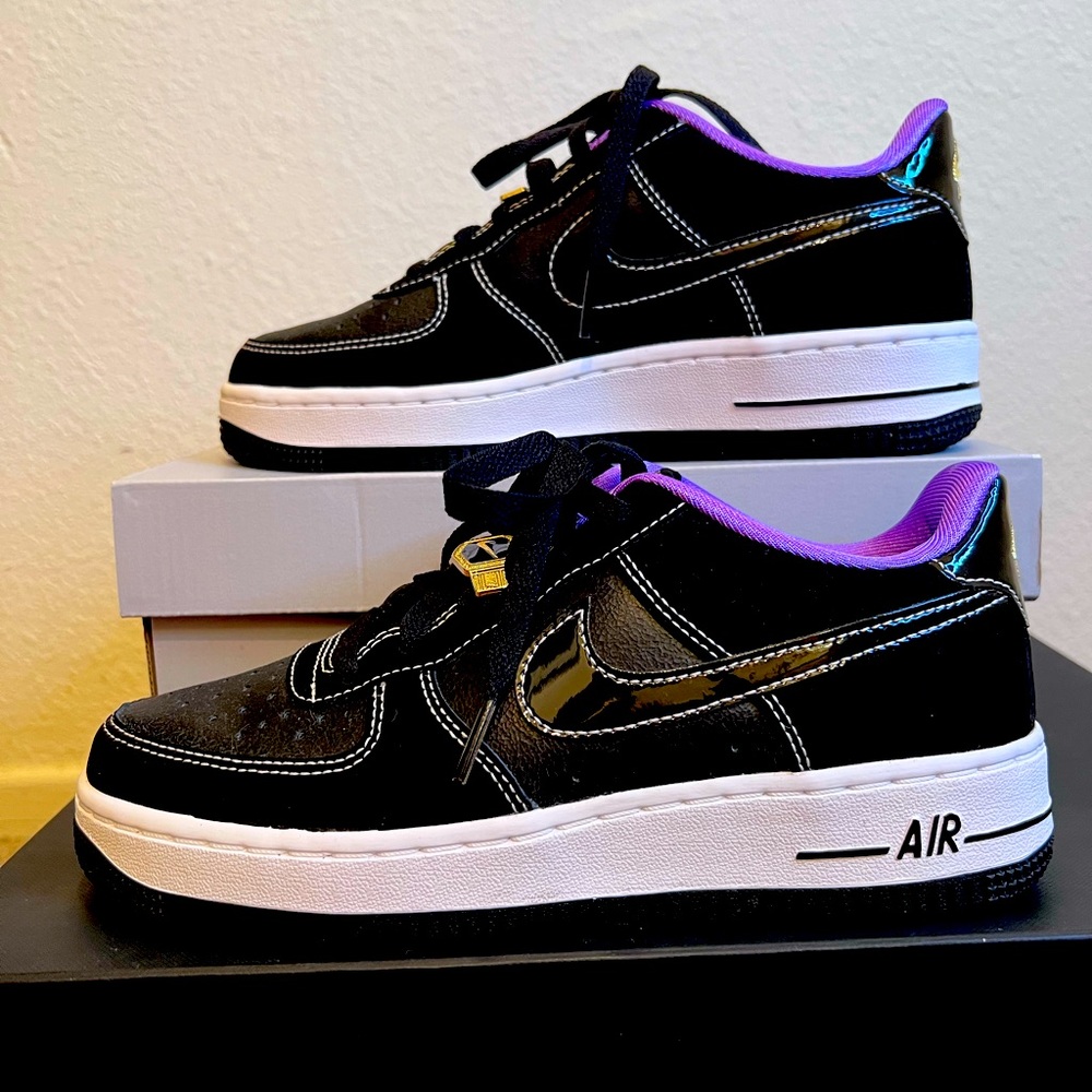 Nike Air Force 1 women 37 /big kid 5y
